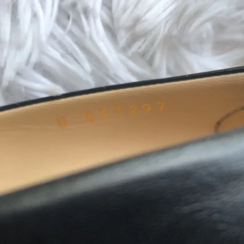 CHANEL title black